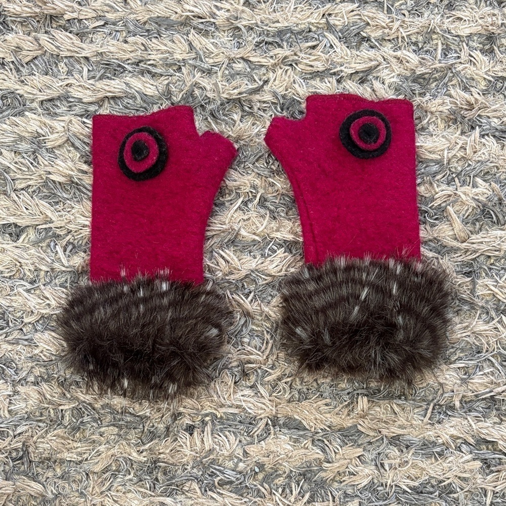 Lafenice Italian Pink Fingerless Wool Blend Gloves with Faux Fur Trim